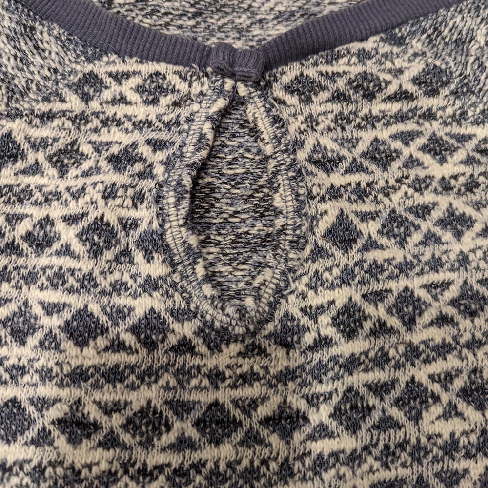 Blue And White Lightweight Patterned Sweater - image 7